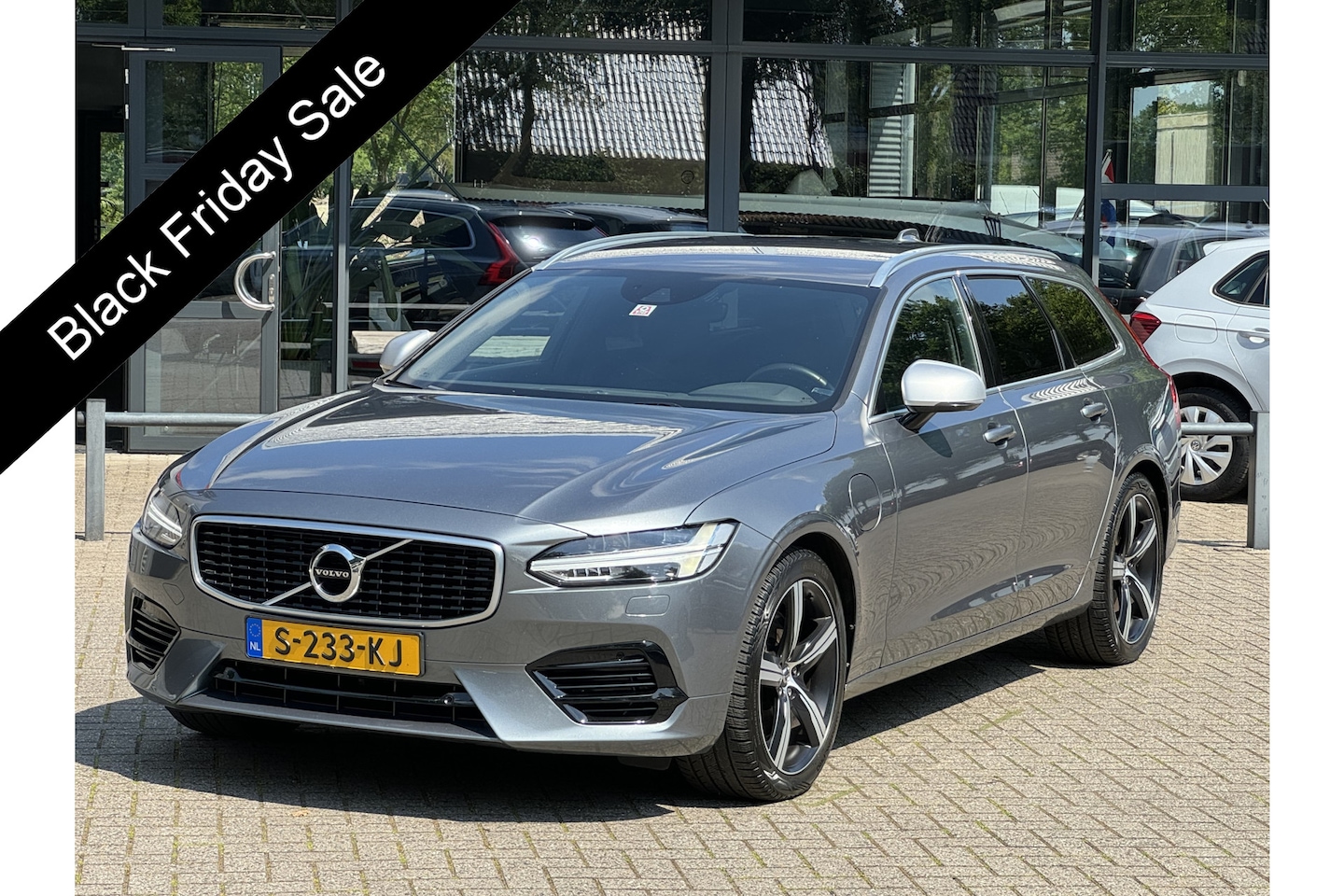 Volvo V90 - 2.0 T8 AWD R-Design Stoelverwarming+achter/Navigatie/Half leder/Nette staat Trekhaak (afne - AutoWereld.nl