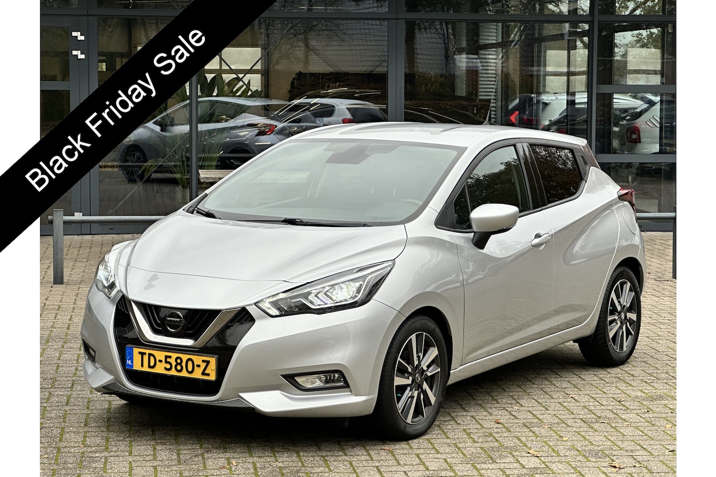 Nissan Micra - 0.9 IG-T N-Connecta/Airco/Cruise/Navigatie/Keyless entry/Led - AutoWereld.nl