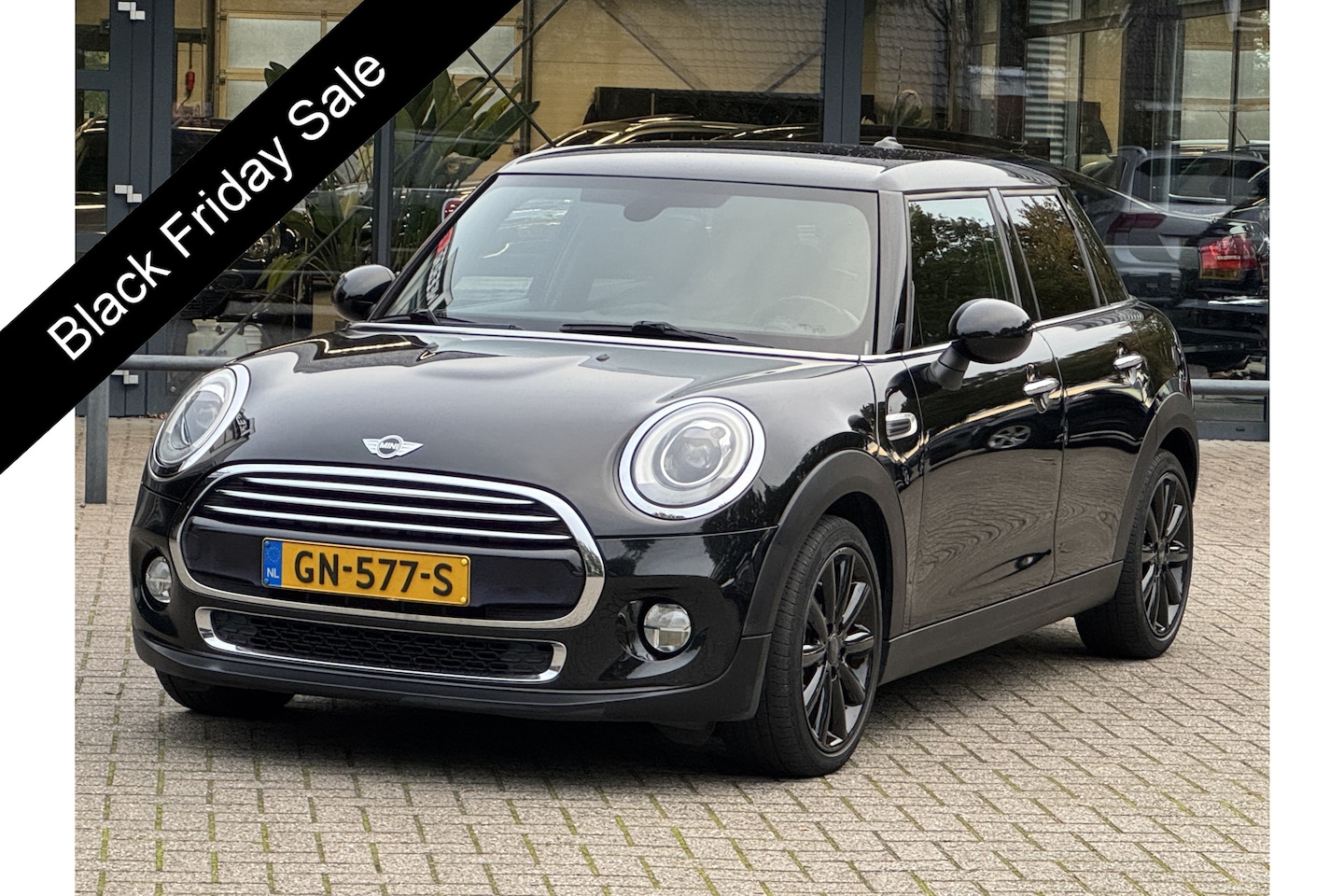 MINI Cooper - Mini 1.5 Chili Business 5Drs/Navigatie/Led/Leder/Zwart hemel/PDC/Stoelverwarming/Cruise/Cl - AutoWereld.nl