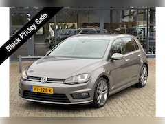 Volkswagen Golf - 1.2 TSI Business Edition R Connected Xenon/Camera/Keyless entry/Trekhaak/Half leder