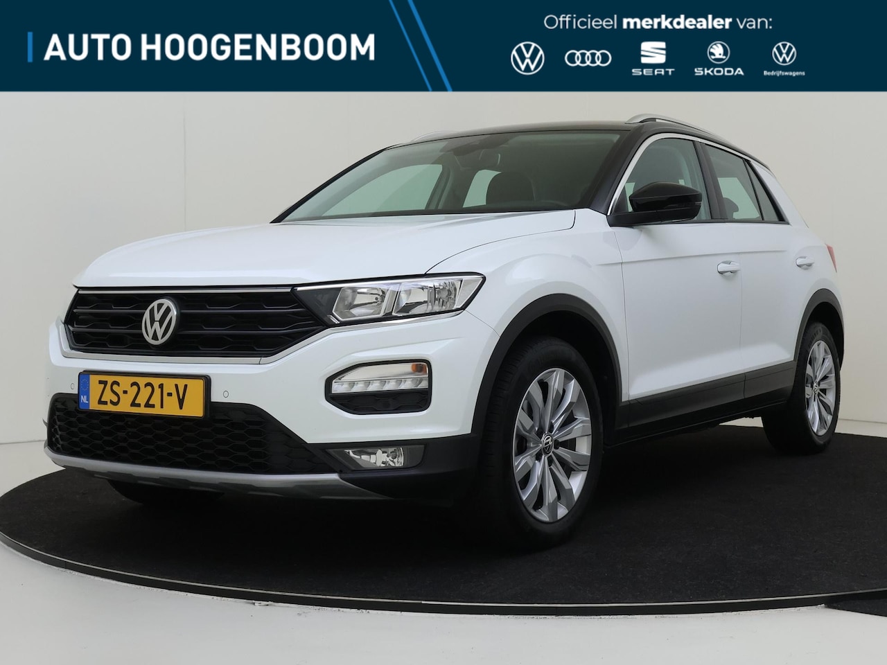 Volkswagen T-Roc - 1.5 TSI Style Business | Trekhaak | Achteruitrijcamera | Navigatie | Elektrisch inklapbare - AutoWereld.nl