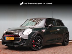 MINI John Cooper Works - 2.0 231 pk Automaat / Rebel Green / Parkeersensoren vóór & achter