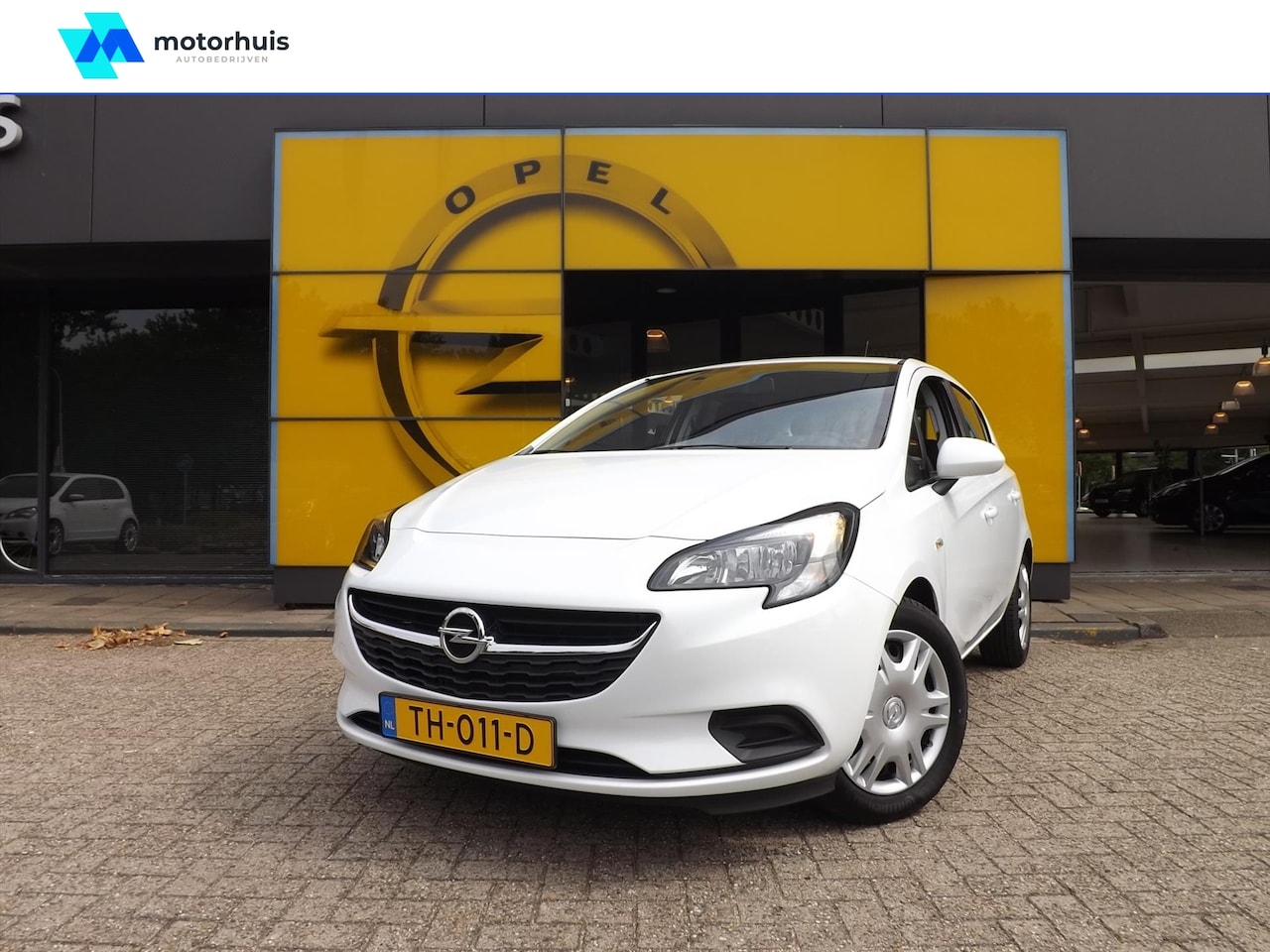 Opel Corsa - 1.4 16v 90pk 5drs Favourite / Airconditioning / Cruide Controle - AutoWereld.nl