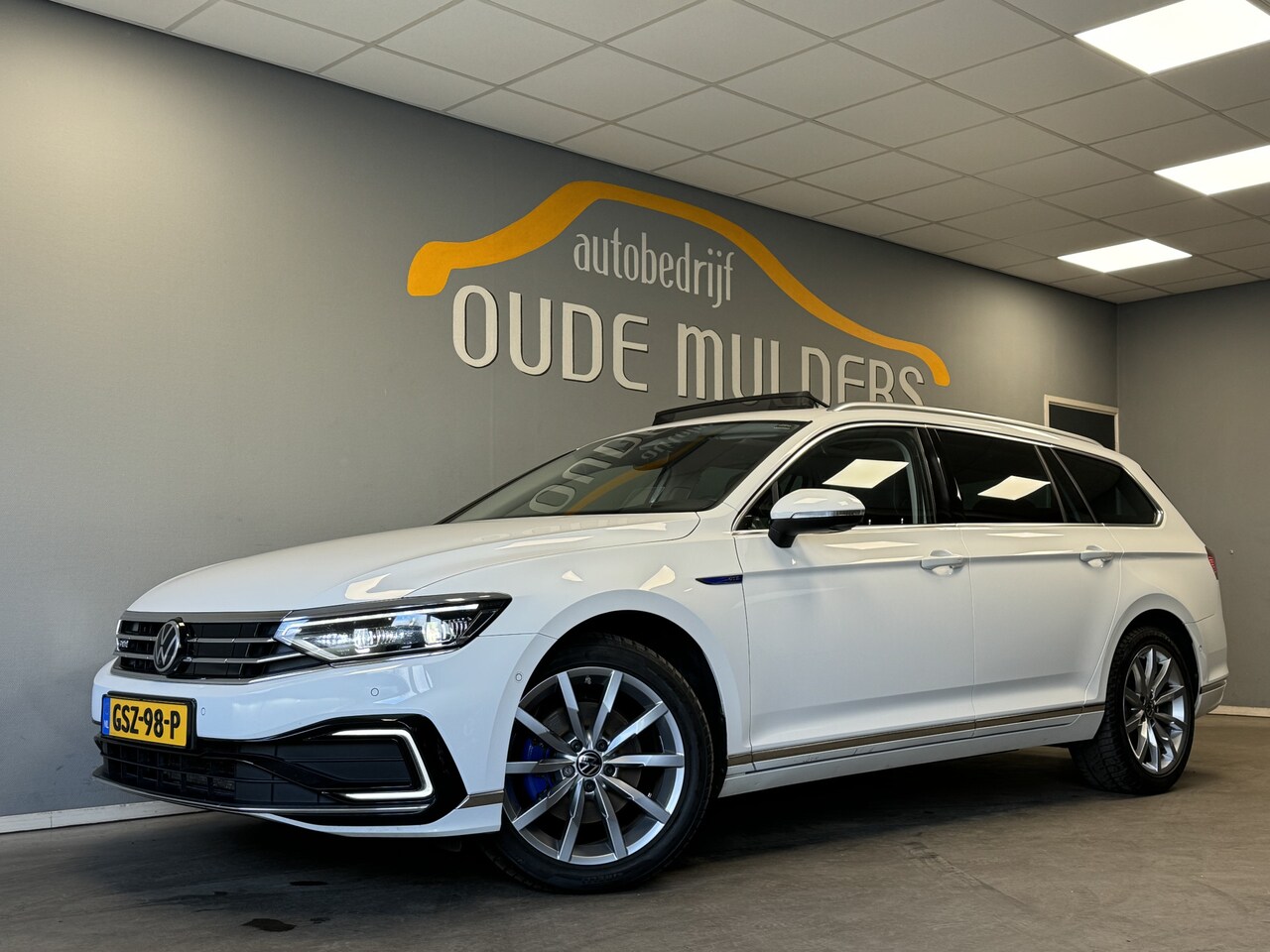 Volkswagen Passat Variant - 1.4 TSI PHEV GTE Trekhaak/360Camera/Panoramadak - AutoWereld.nl