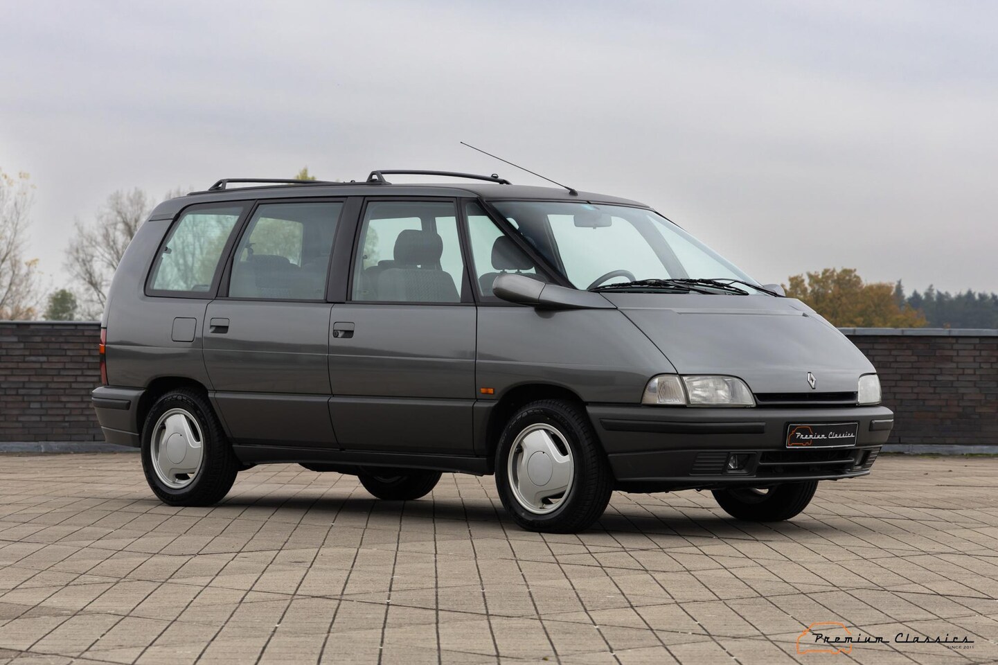 renault-espace-2-9-v6i-rxe-70-000km-5-speed-7-seater-collectable.jpg