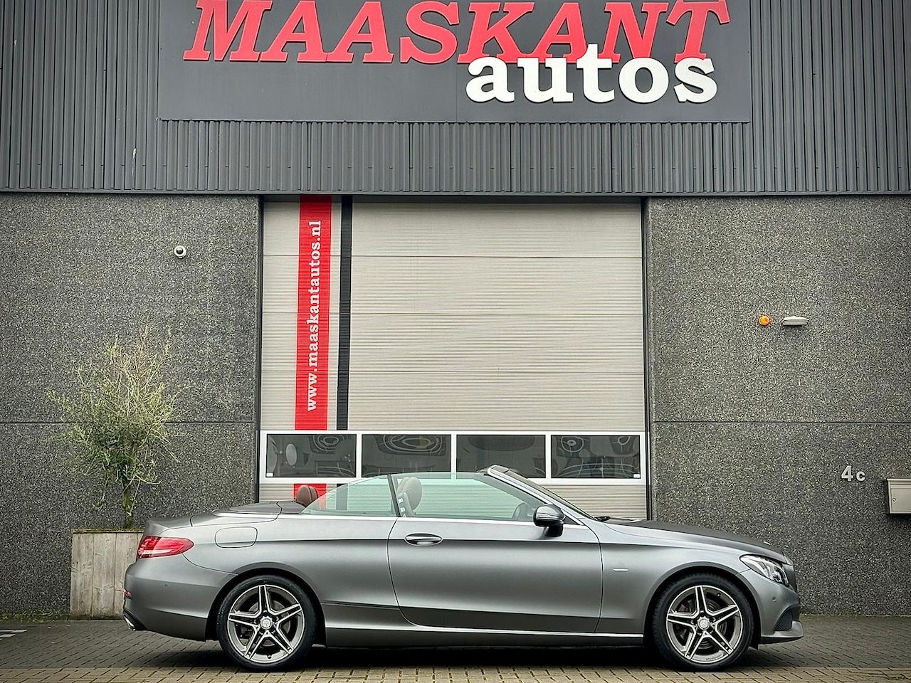 Mercedes-Benz C-klasse Cabrio - C250 / Edition 1 / Designo Selenite Grey / Burmester / Keyless / Amg pack / UNIQUE EXAMPLE - AutoWereld.nl