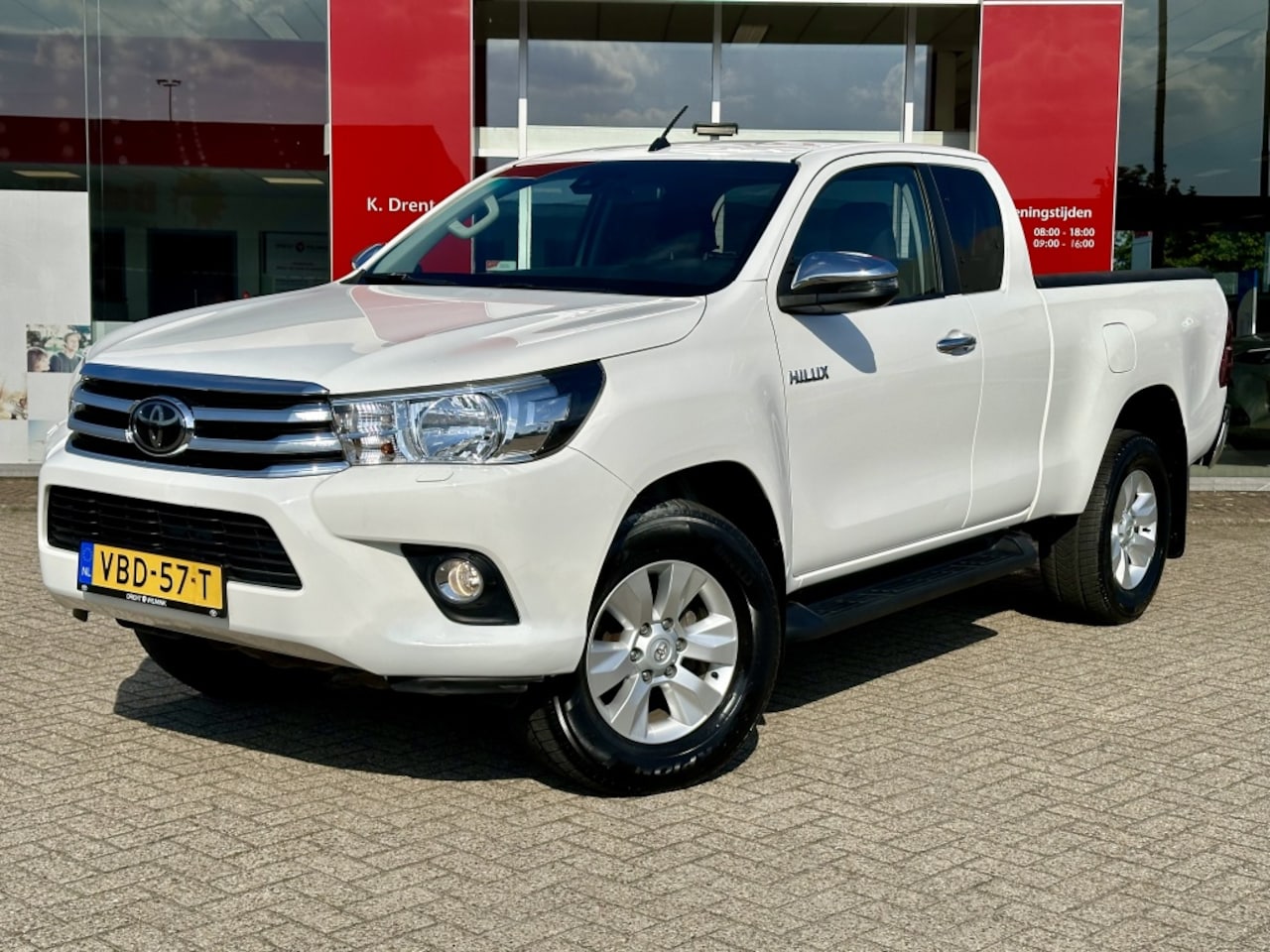 Toyota HiLux - 2.4 D-4D-F Xtra Cabine Professional | Trekhaak | Bedliner - AutoWereld.nl