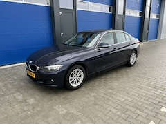 BMW 3-serie - 320i High Executive