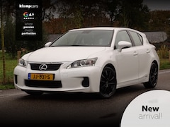 Lexus CT 200h - Hybrid | Parelmoer wit | Cruise | Nav | Alcantara