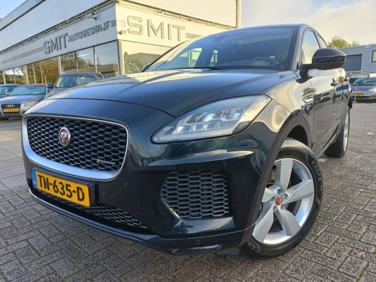 Jaguar E-Pace - 2.0 P250 AWD R-Dynamic HSE 1e Eigen./Panorama/Nav/Dealer ond. - AutoWereld.nl