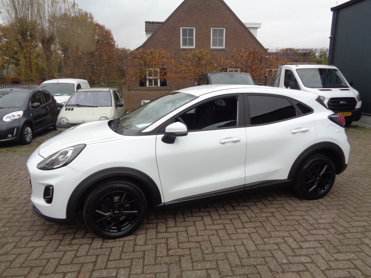 Ford Puma - 1.0 EcoBoost Connected airco, carplay/android auto, pdc. Zwaet LM Velgen !! - AutoWereld.nl