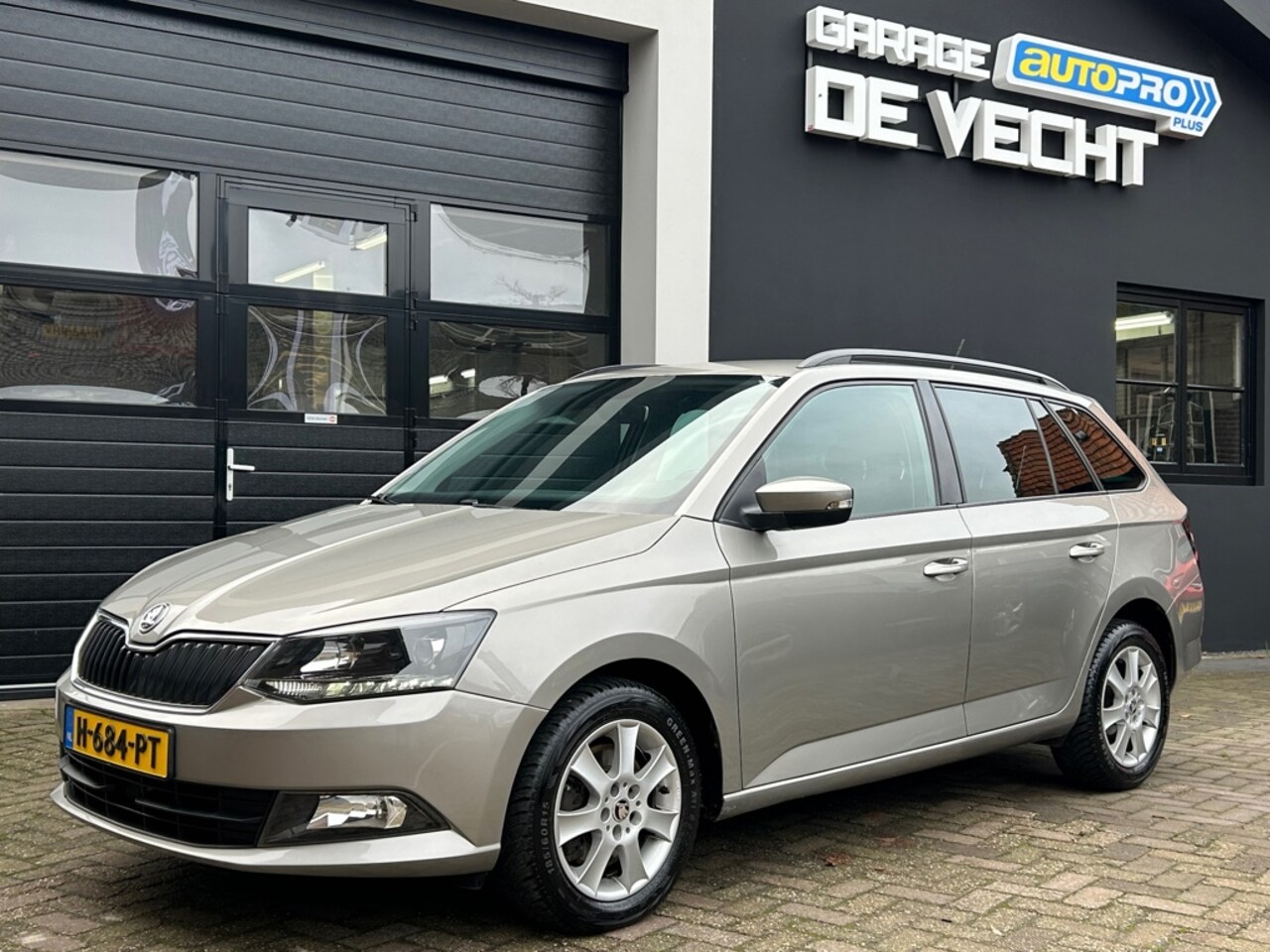 Skoda Fabia Combi - 1.2 TSI Drive AUTOMAAT - AutoWereld.nl