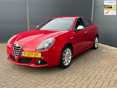 Alfa Romeo Giulietta - 1.4 T Distinctive / Leer / Clima / Pdc