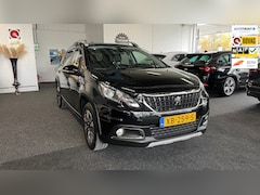 Peugeot 2008 - 1.2 PureTech Allure, Panoramadak, Nav, Cruise, Climate, Carplay, Trekhaak, 16"