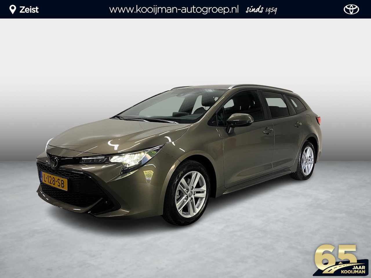 Toyota Corolla Touring Sports - 1.2 Turbo Active incl. navigatie en trekhaak 1300kg trekgewicht - AutoWereld.nl