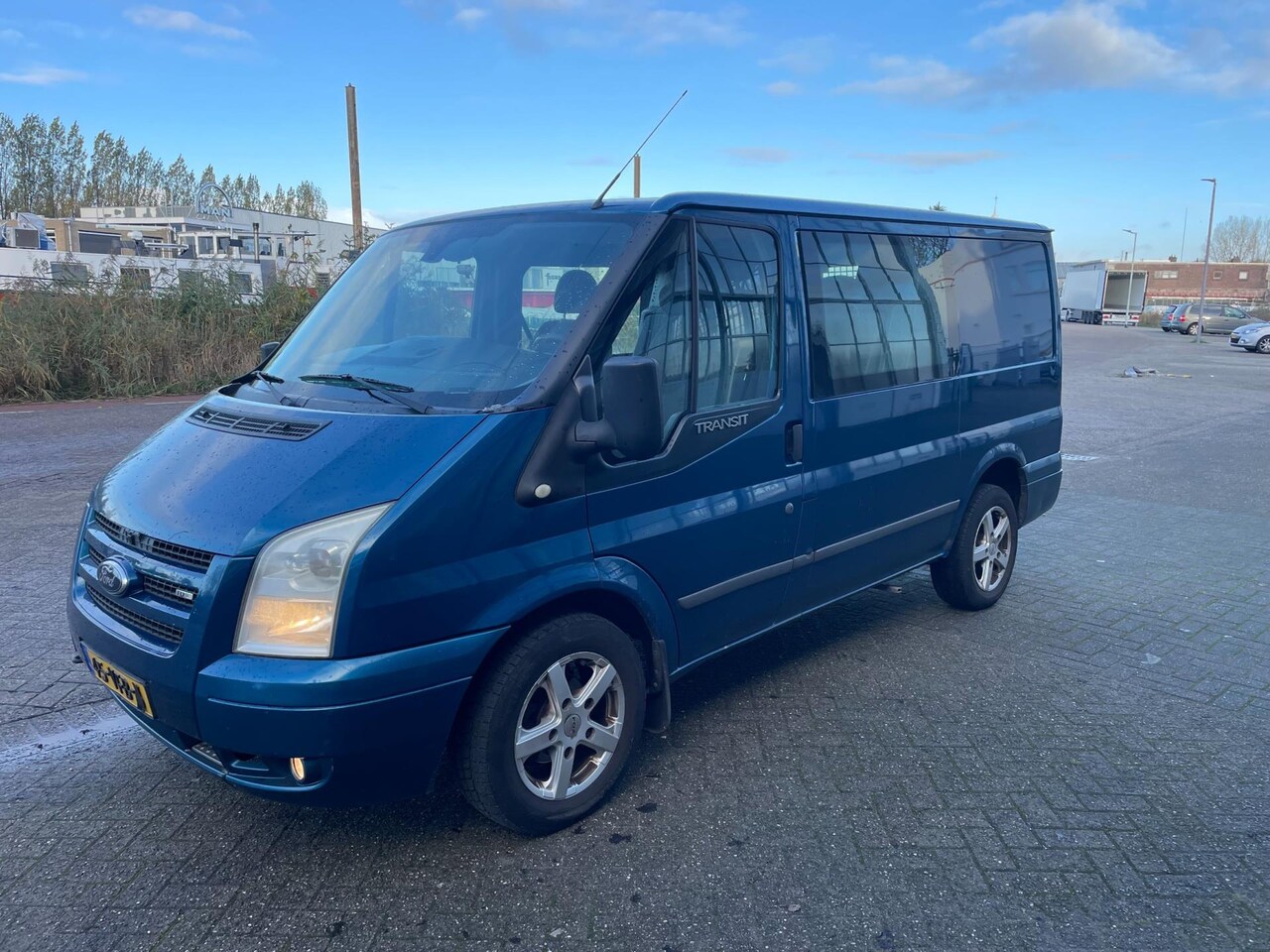 Ford Transit - 260S 2.2 TDCI SHD DC!AIRCO!ELECKTRISHRAAM&SPIEGEL!BANDEN GOED!DBL CABINE!BANDEN GOED!CENTR - AutoWereld.nl