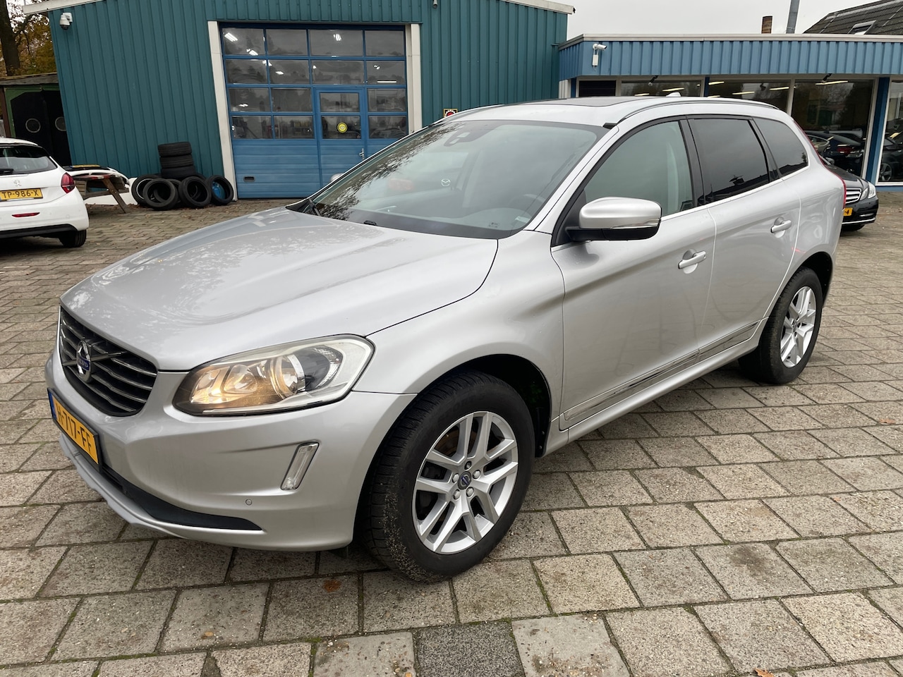 Volvo XC60 - 2.0 D3 FWD R-Design 2.0 D3 FWD R-Design - AutoWereld.nl