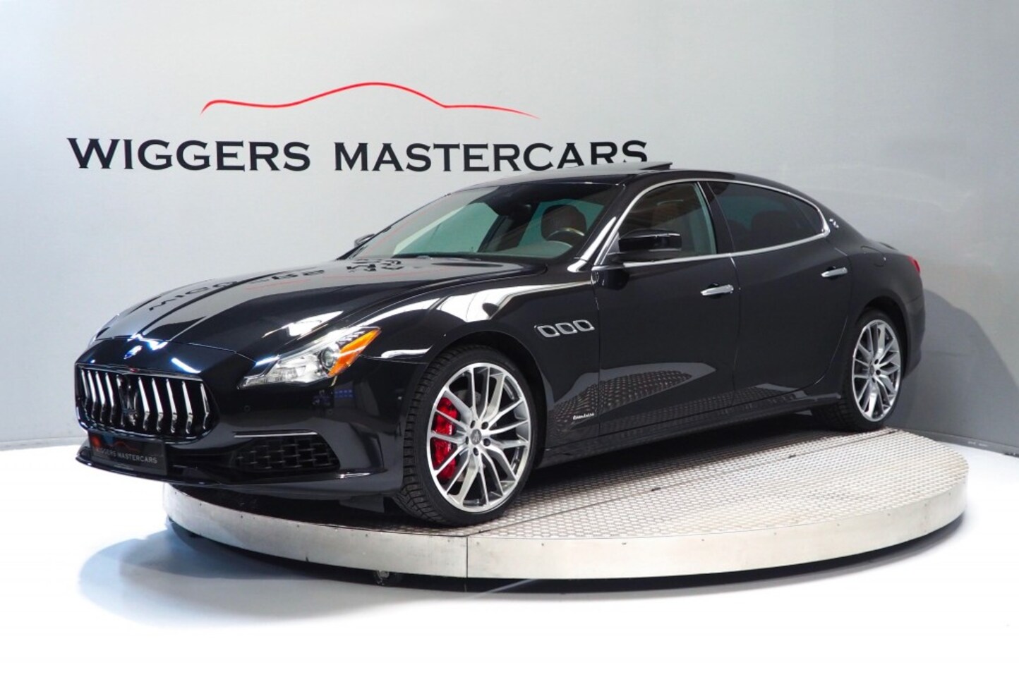 Maserati Quattroporte - 3.0 S Q4 GranLusso 3.0 S Q4 GranLusso 411 PK , Open dak, Harman Kardon, Full spec - AutoWereld.nl