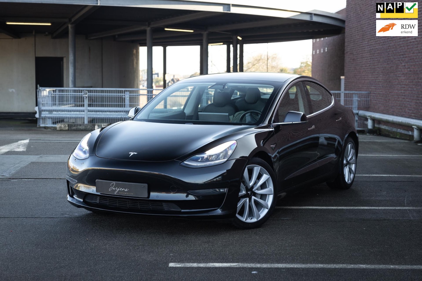 Tesla Model 3 - Long Range RWD Long Range AWD 75 kWh (351pk) Orig NL - AutoWereld.nl