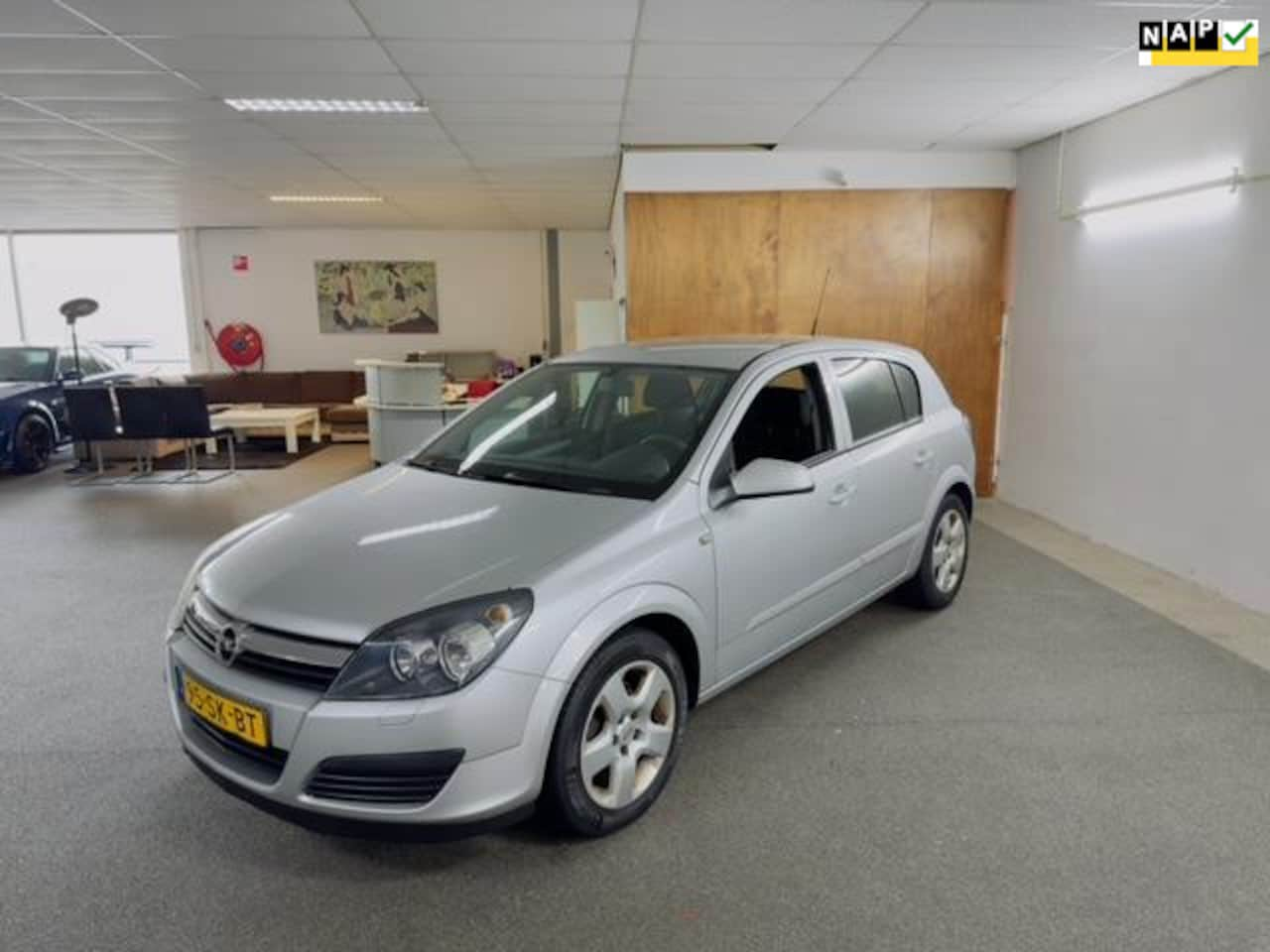 Opel Astra - 1.6 Edition Apk Nieuw,Cruise,Clima,E-Ramen,N.A.P,Lm velgen,5Deurs,2 sleutels,Topstaat!! - AutoWereld.nl