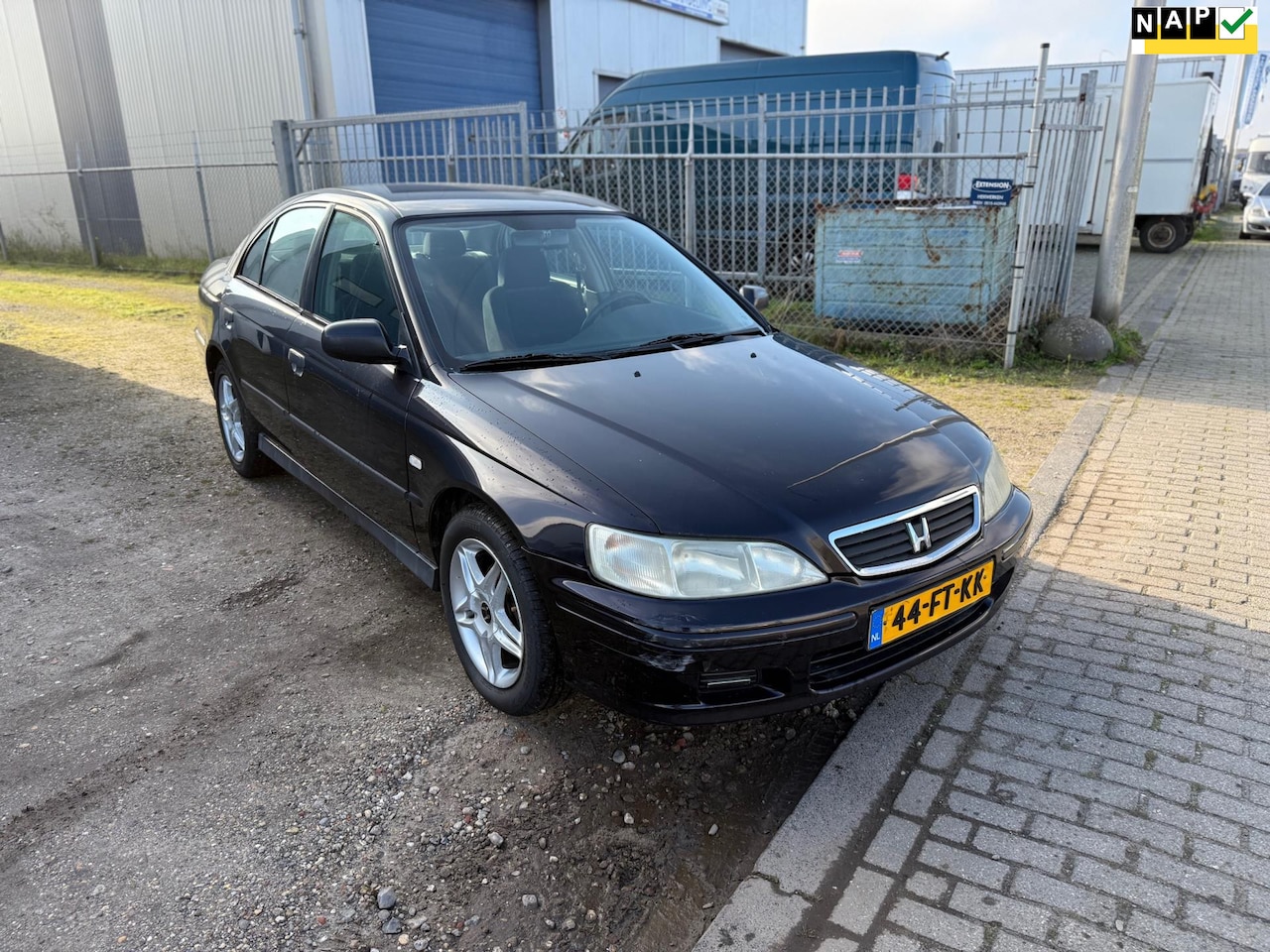 Honda Accord - 1.6i LS 1.6i LS - AutoWereld.nl