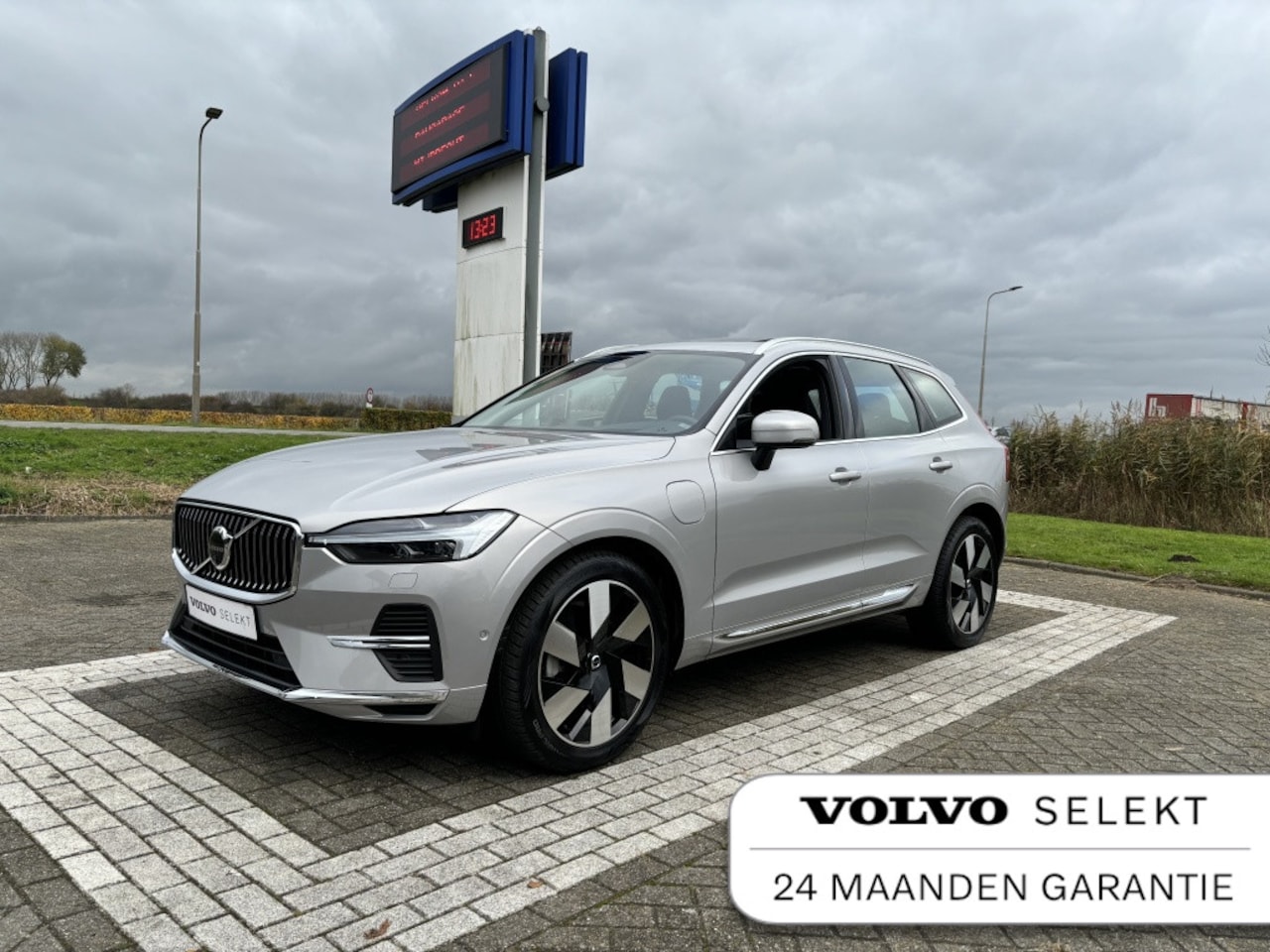 Volvo XC60 - T6 AWD Full Options Ultimate Bright Luchtvering B&W Trekhaak Aut - AutoWereld.nl