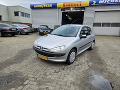 Peugeot 206 - 1.6 XT Goed rijdende en nette auto, Apk 14-11-2025