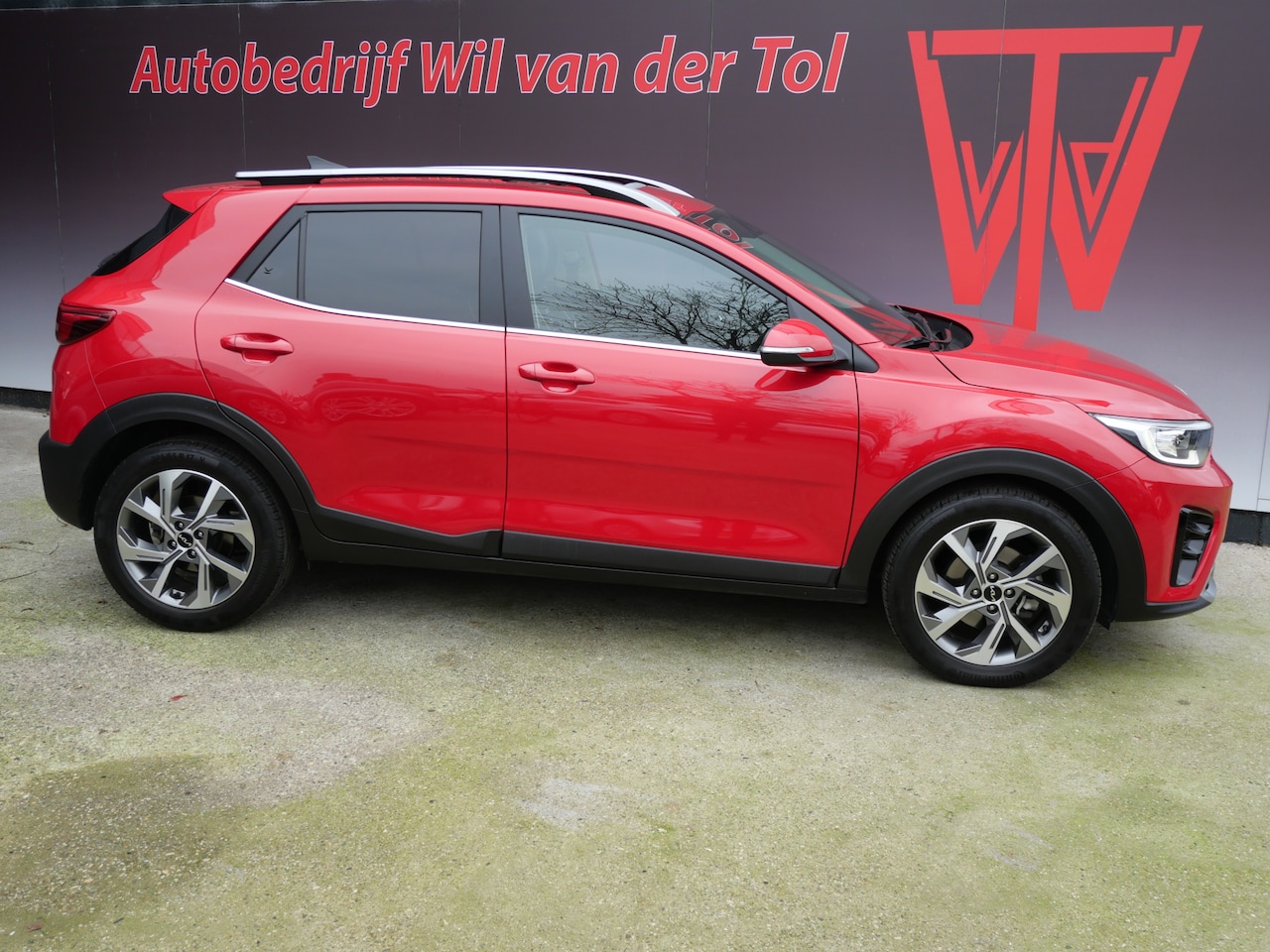 Kia Stonic - 1.0 T-GDi MHEV GT-LINE | AUTOMAAT | OPEN DAK | CAMERA | 120 PK | CARPLAY!! - AutoWereld.nl