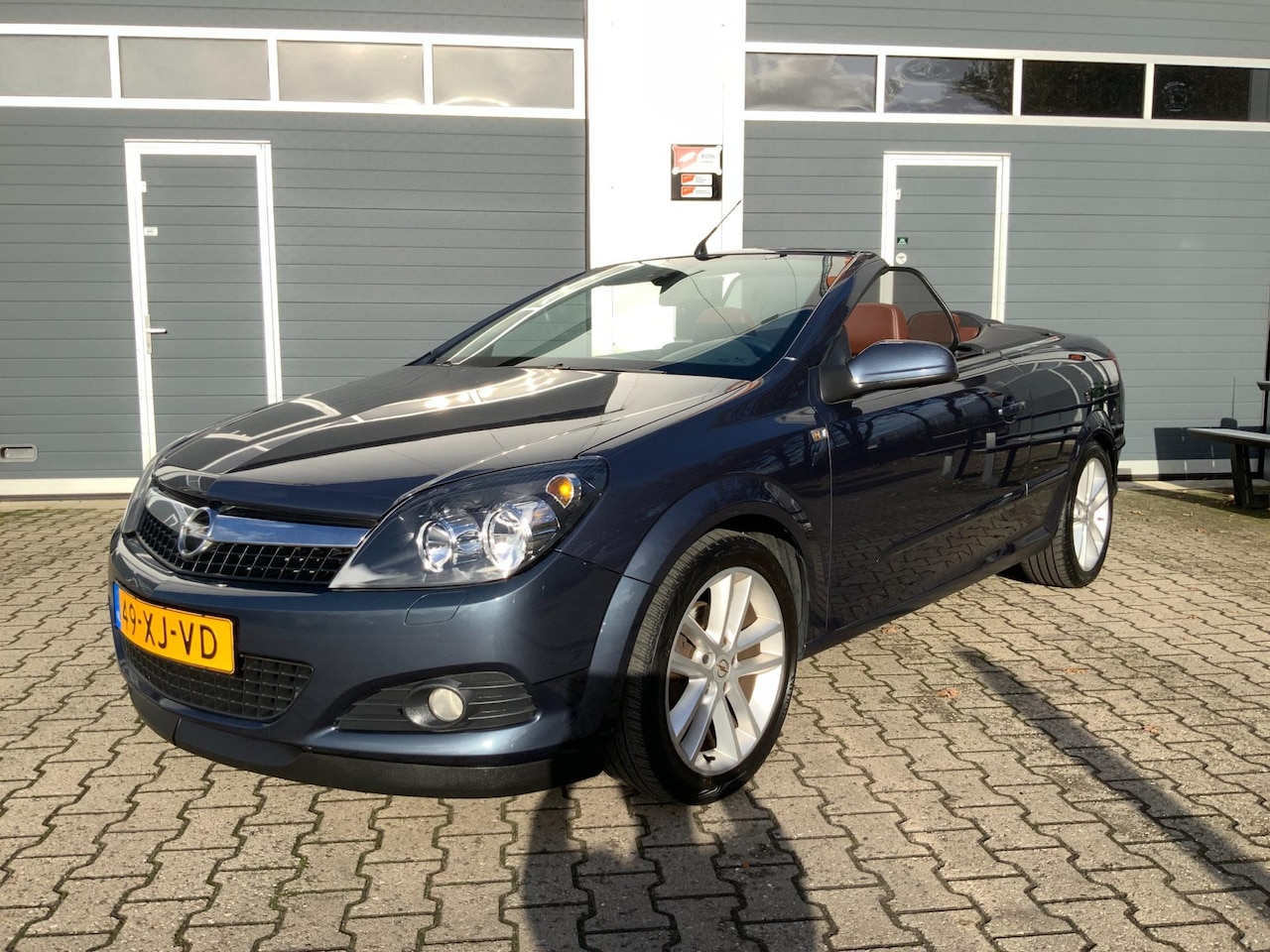 Opel Astra TwinTop - 1.8 Cosmo Leder Trekhaak - AutoWereld.nl