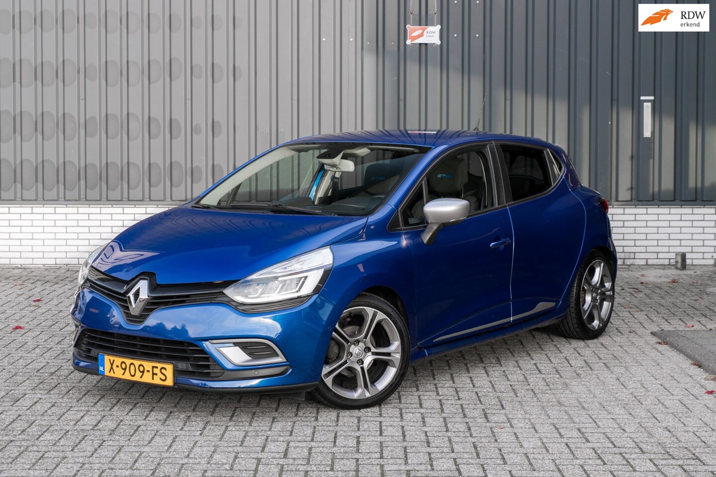 Renault Clio - 1.2 TCe Intens *Volledig Onderhouden!* - AutoWereld.nl