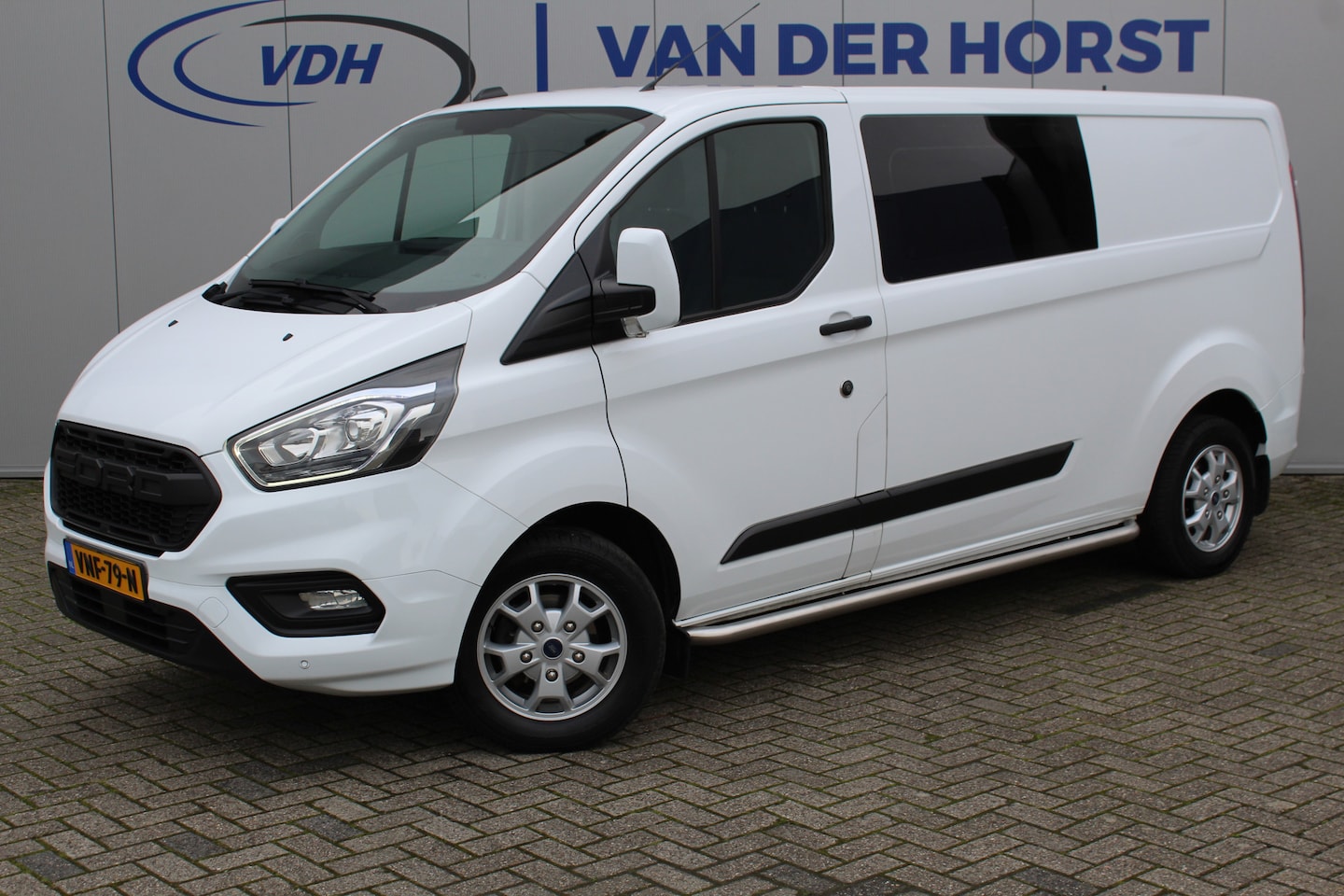 Ford Transit Custom - 300 2.0-130pk TDCI L2H1 Trend Dubb. Cab., 6-zits. Nette, goed onderhouden Ford Transit Cus - AutoWereld.nl