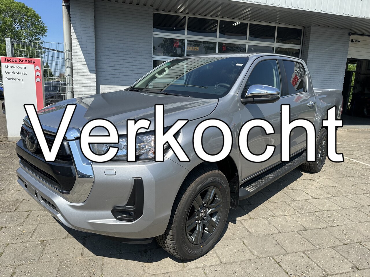 Toyota HiLux - 2.4 D-4D Double Cab Professional Nieuw 2 persoons - AutoWereld.nl