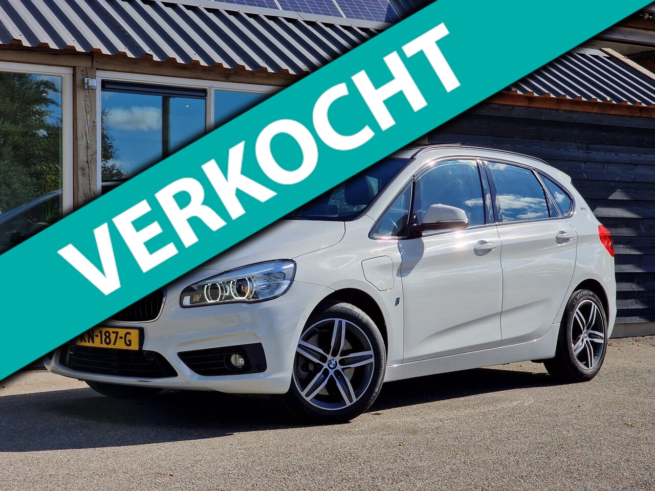 BMW 2-serie Active Tourer - 225xe iPerformance Centennial High Executive 225xe iPerformance Centennial High Executive (NL-Auto / Panodak / Sportstoelen / Leder / N - AutoWereld.nl