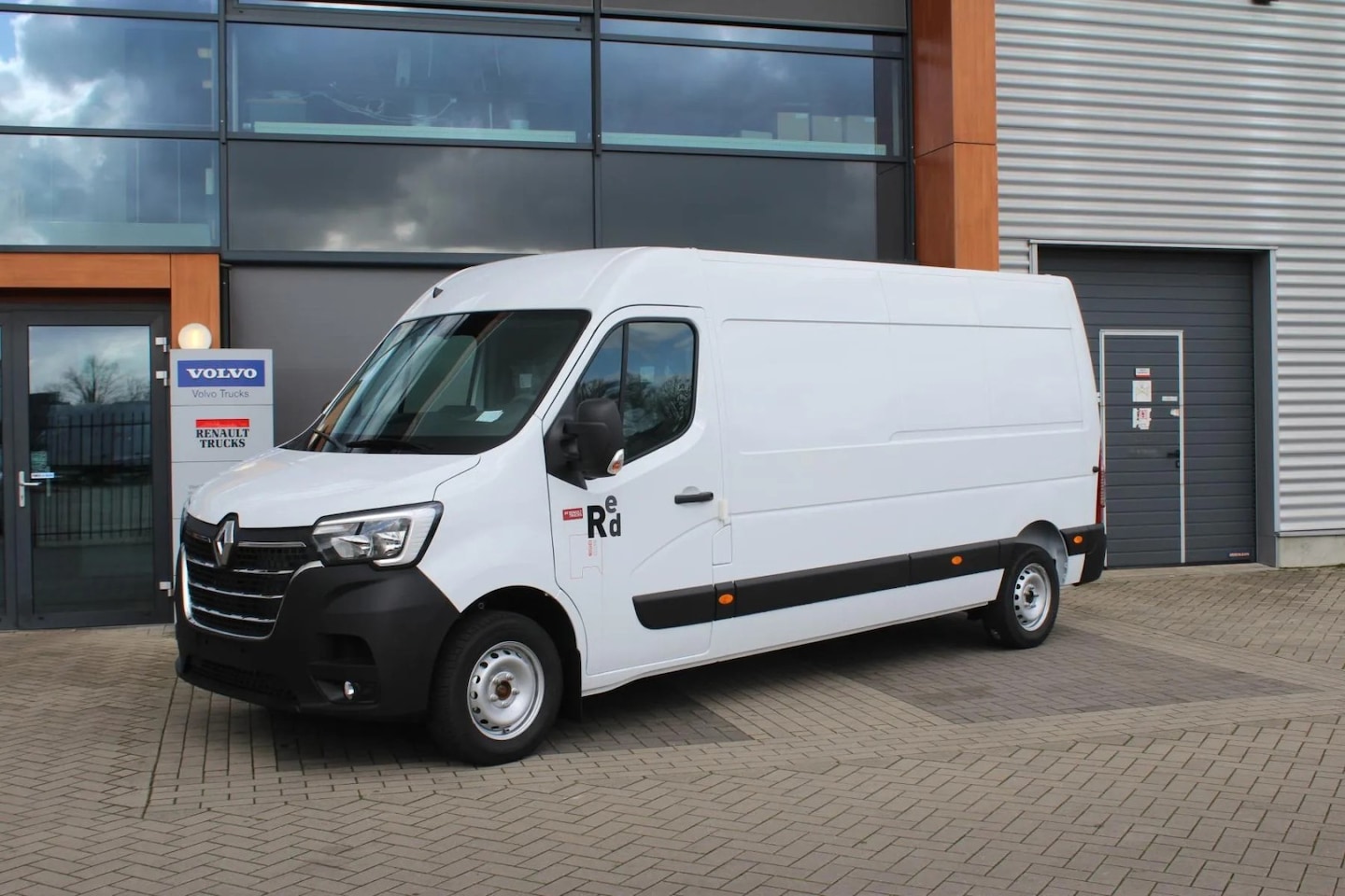 Renault Master - RED - AutoWereld.nl