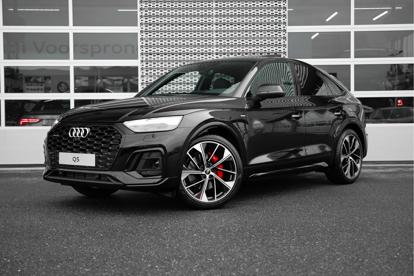 Audi Q5 Sportback - 50 TFSI e S edition Competition | Luchtvering | Panoramadak | Tour | Trekhaak - AutoWereld.nl