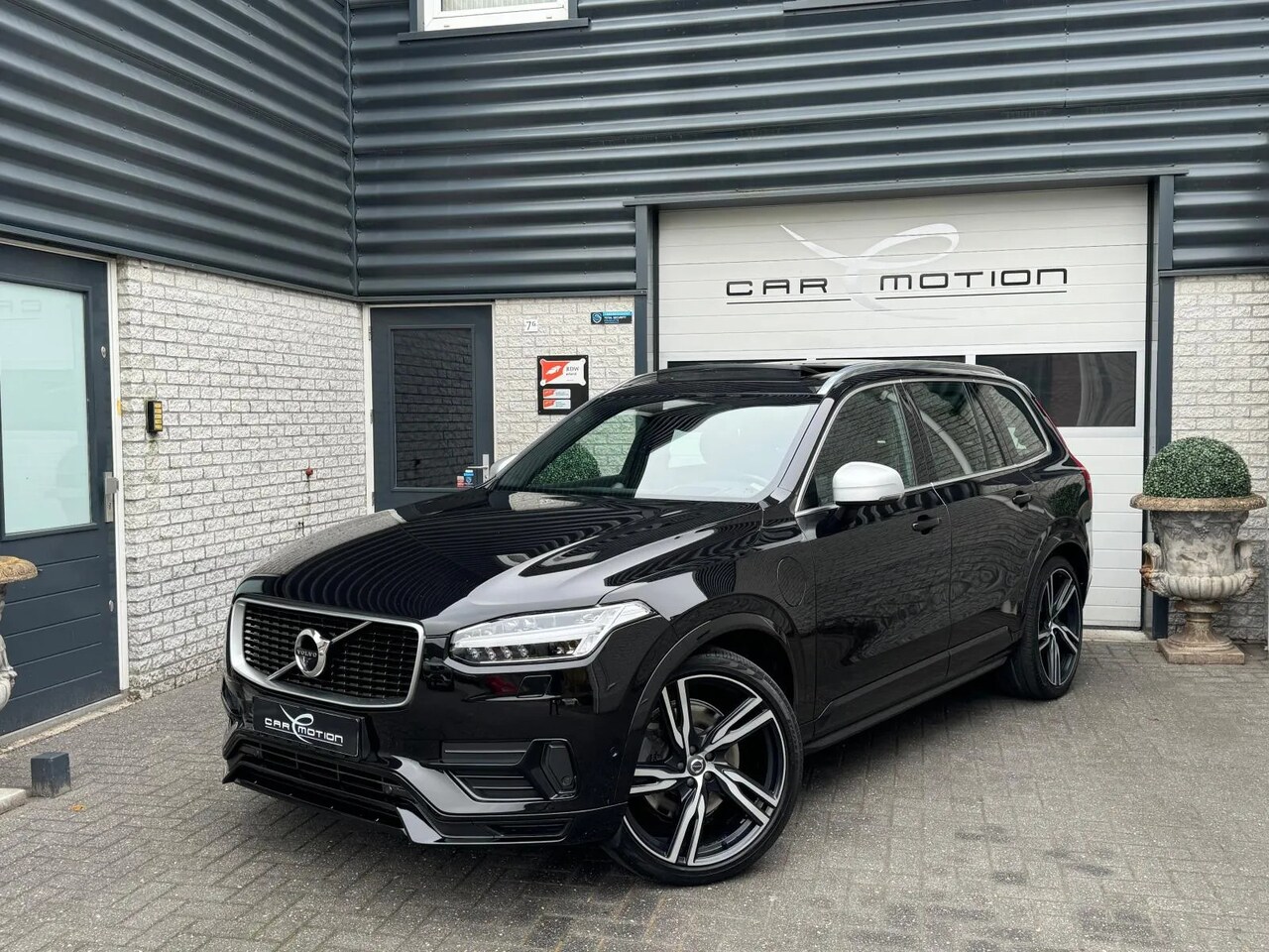 Volvo XC90 - T8 R-Design Bowers&Wilkins st mass. Head Up Luchtvering 360 - AutoWereld.nl