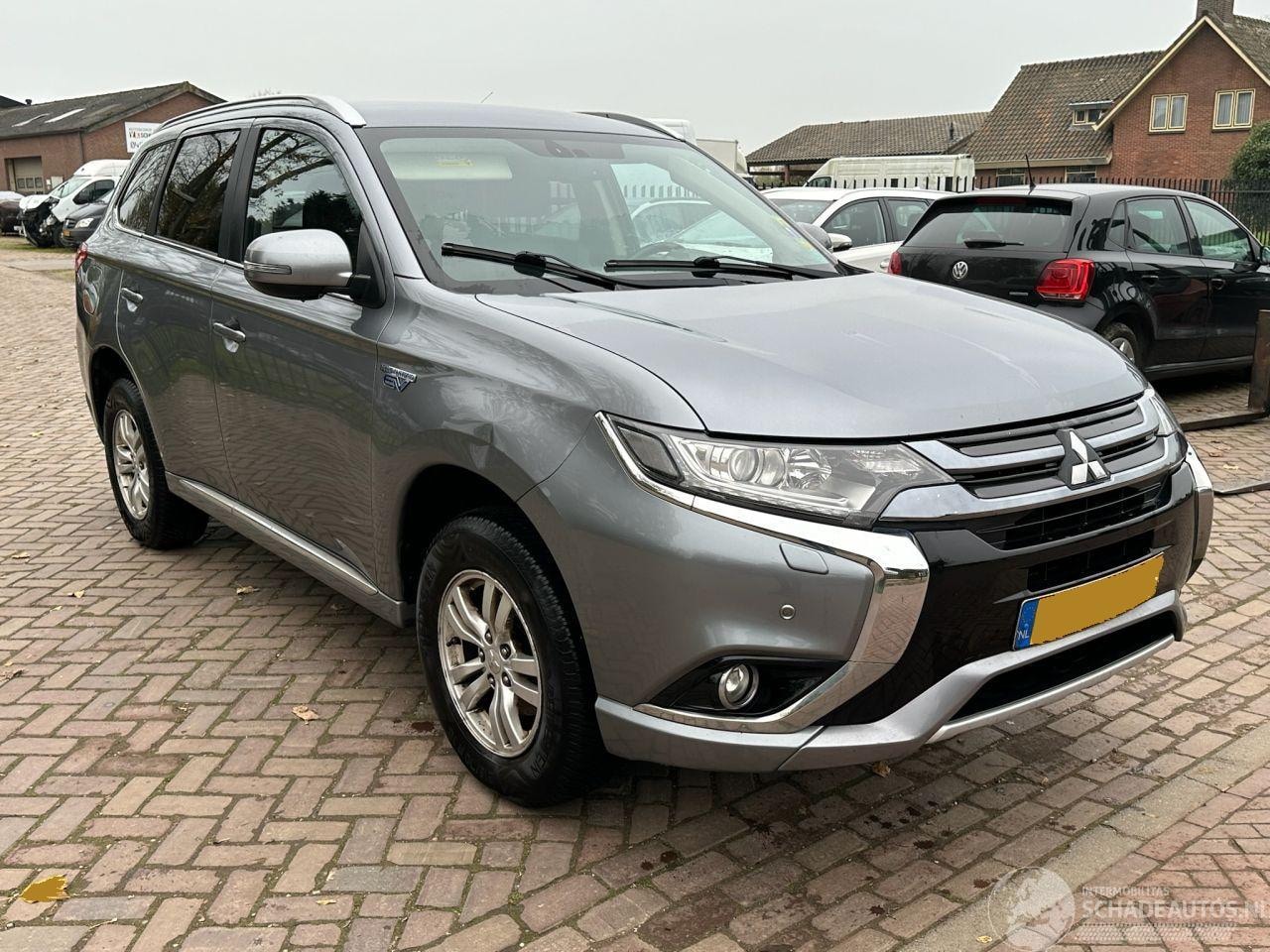 Mitsubishi Outlander - 2.0 PHEV Bns. Ed. - AutoWereld.nl