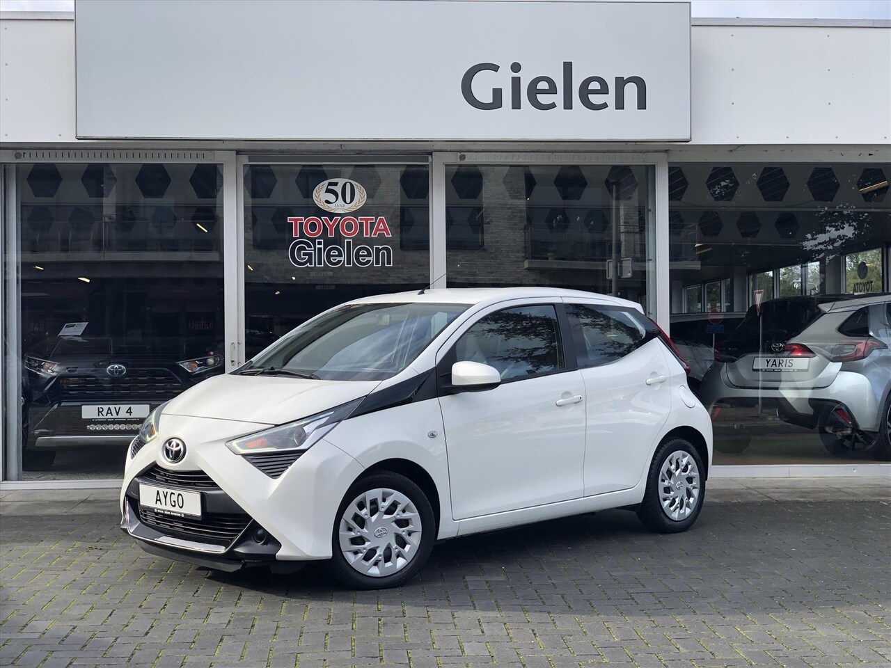 Toyota Aygo - 1.0 VVT-i 72pk 5D X-Play | Eerste eigenaar, Apple CarPlay/Android Auto, Parkeercamera, In - AutoWereld.nl