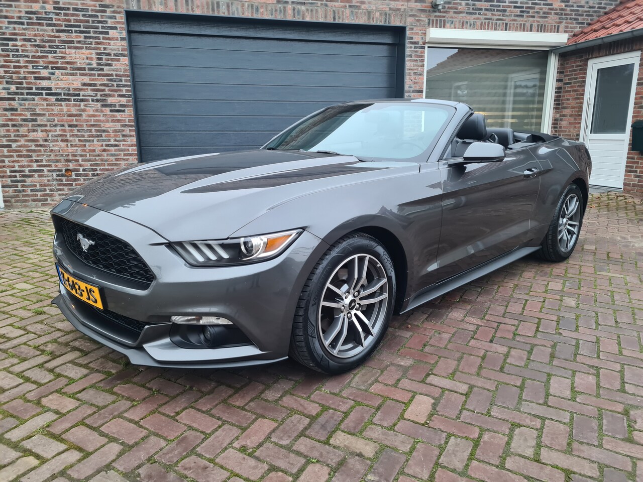 Ford Mustang Convertible - 2.3 EcoBoost cabriolet 2.3 ecoboost autom nieuwstaat full option - AutoWereld.nl