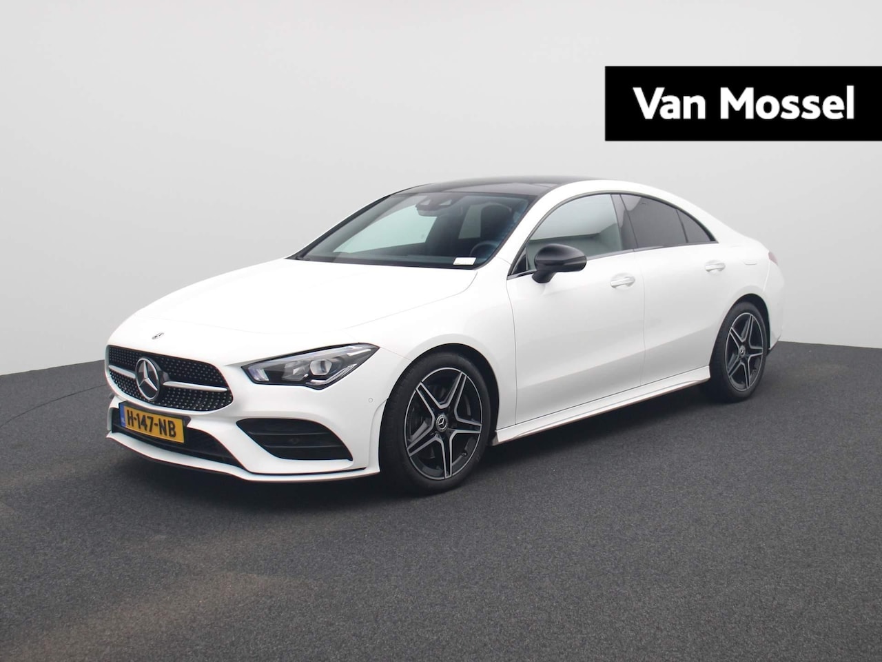 Mercedes-Benz CLA-Klasse - 200 Business Solution AMG | Panoramadak | Sfeerverlichting | Stoelverwarming | Navigatie | - AutoWereld.nl