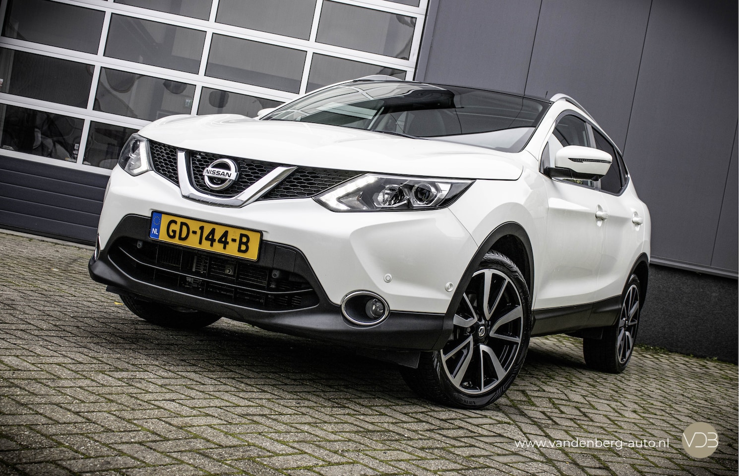 Nissan Qashqai - 1.2 Tekna PANO LEER Origineel NL - AutoWereld.nl