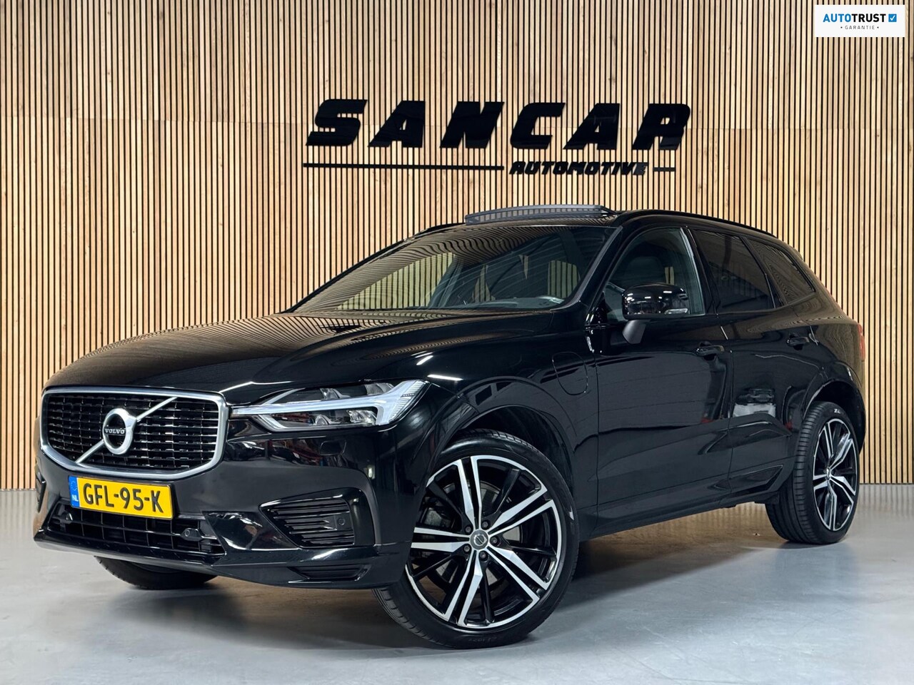 Volvo XC60 - 2.0 T8 Twin Engine AWD R-Design LUCHTVERING | PANORAMADAK | HEAD UP DISPLAY | H&K | TREKHA - AutoWereld.nl