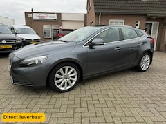 Volvo V40 - 1.6 T4 Momentum AUTOMAAT 179PK NAVIGATIE