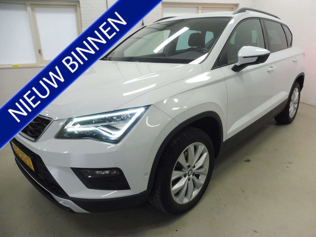 Seat Ateca - 1.0 EcoTSI Style Business Intense LMV | PDC v+a | Parkhulp | LED | 1e eig. | NL auto - AutoWereld.nl