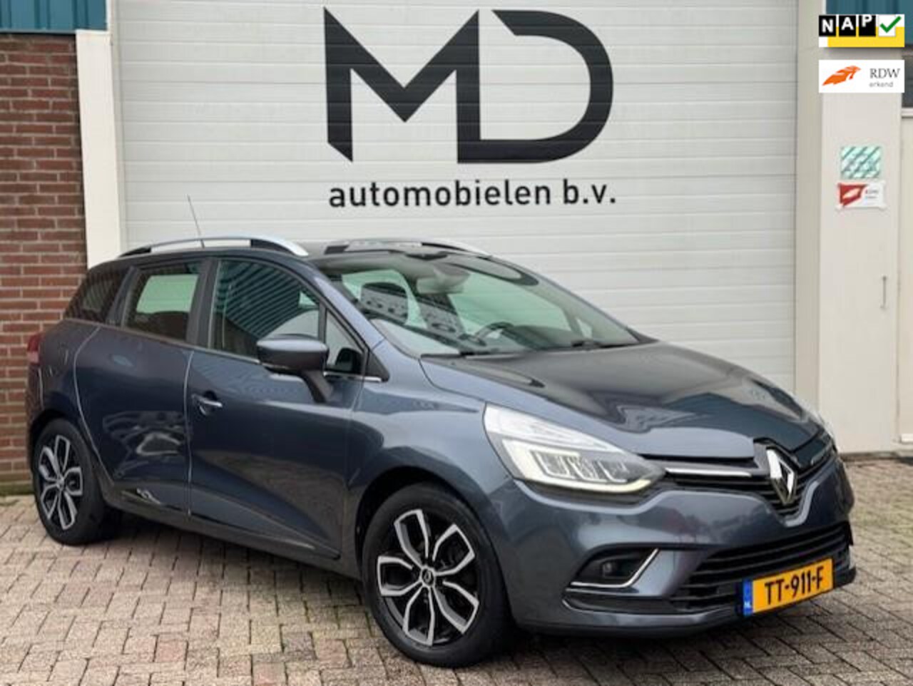 Renault Clio Estate - 1.5 dCi Ecoleader Intens /LED/Clima/Navi - AutoWereld.nl