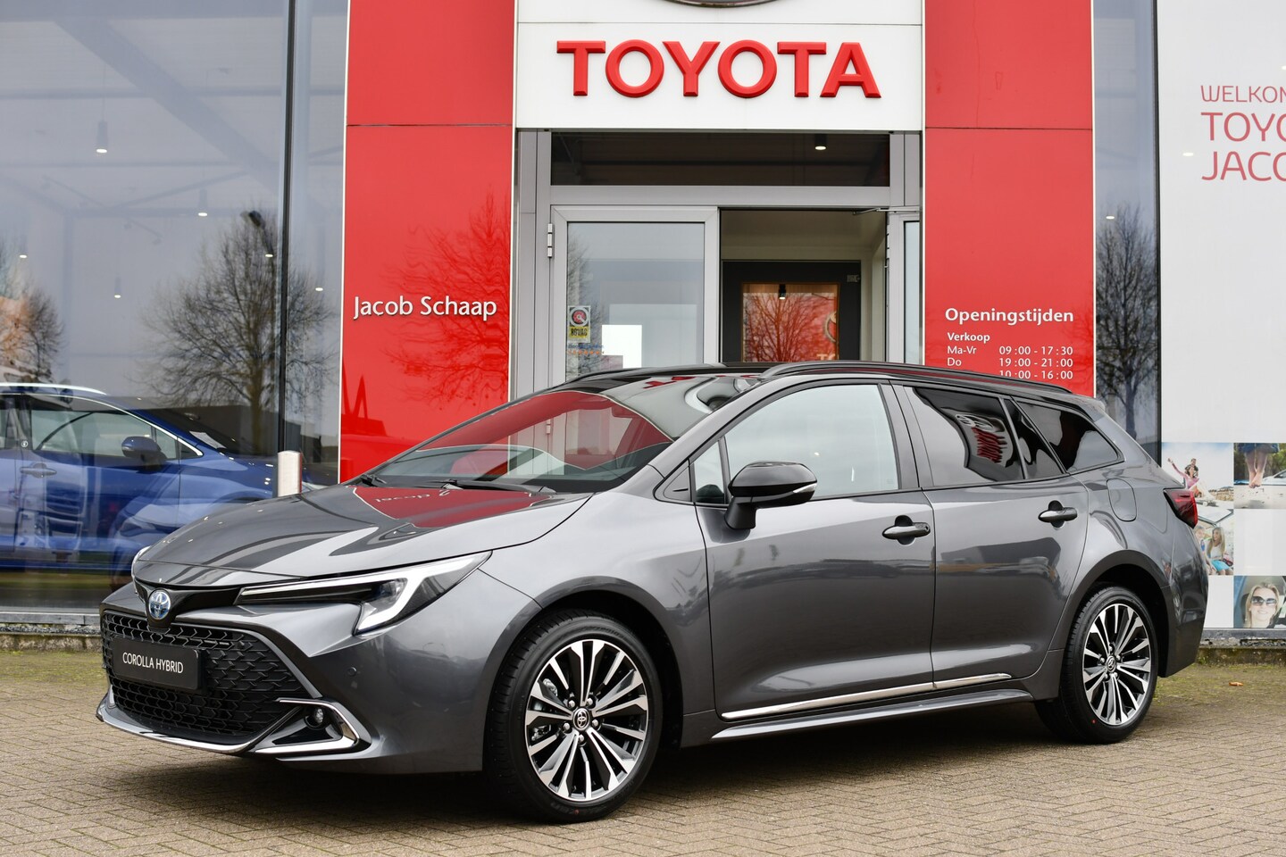 Toyota Corolla Touring Sports - Hybrid 140 Dynamic Bi-Tone Automaat 140pk | Nieuw | Snel leverbaar | Chrome Pack | - AutoWereld.nl