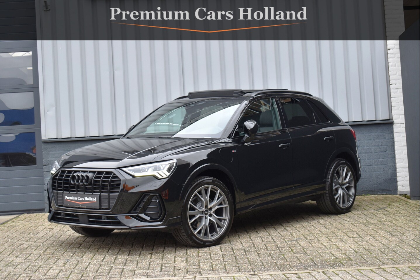 Audi Q3 - 45 TFSI e S-Line 245 Pk 7646 Km!! Pano Leder Navi 360 Camera Black Optik Keyless 20 Inch - AutoWereld.nl