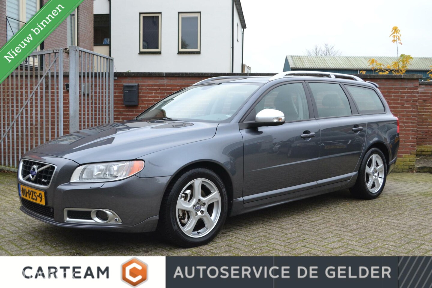 Volvo V70 - 2.0T R-Design | Xenon | Schuifdak | Leer | PDC | Bluetooth | Navi - AutoWereld.nl