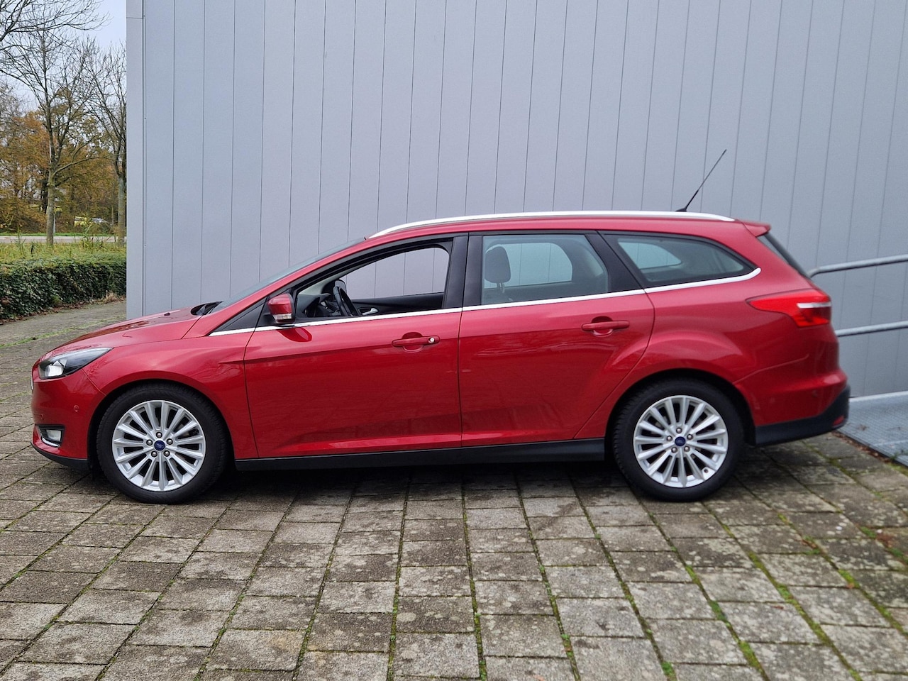 Ford Focus Wagon - 1.0 Titanium 1.0 Titanium - AutoWereld.nl