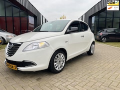 Lancia Y(psilon) - Ypsilon 0.9 TwinAir Airco Cruise Weinig Kms NL Auto NAP